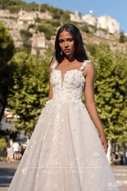 https://amore-novias.com/images/stories/virtuemart/product/OL020       (2).jpg